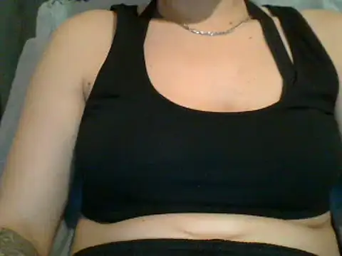 Snapshot of geilmeisje98 chatting on December 2, 9:21 am geilmeisje98 online show from December 2, 9:21 am