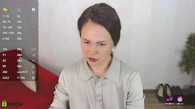 Snapshot of VickyGolden chatting on October 8, 5:23 am VickyGolden online show from October 8, 5:23 am