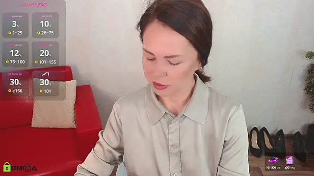 Snapshot of VickyGolden chatting on September 18, 5:17 am VickyGolden online show from September 18, 5:17 am