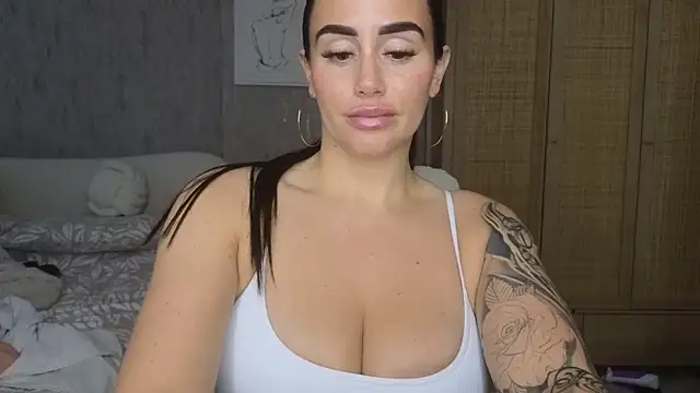 Snapshot of LibbyLoveHeartx chatting on October 16, 4:09 pm LibbyLoveHeartx online show from October 16, 4:09 pm