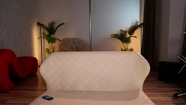 KittyCaitlin online show from April 21, 1:42 am