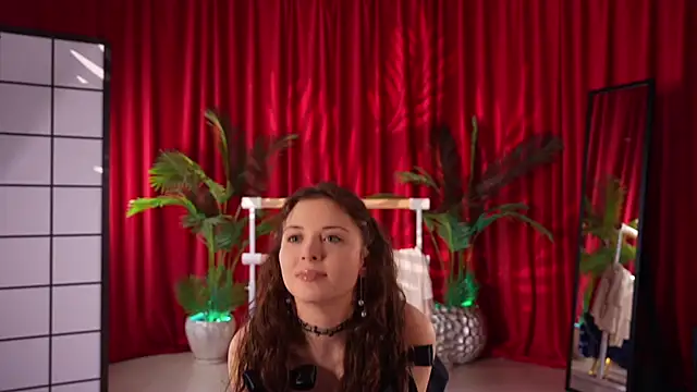 Snapshot of KittyCaitlin chatting on September 10, 12:10 am KittyCaitlin online show from September 10, 12:10 am