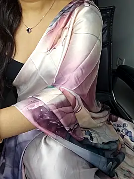 Snapshot of aliyaah_singh chatting on October 16, 5:48 pm aliyaah singh online show from October 16, 5:48 pm