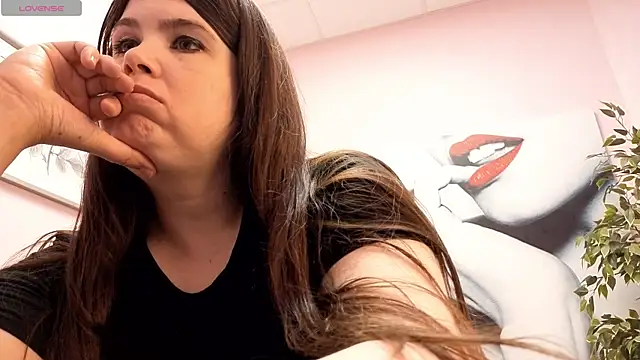 BattyMoll online show from February 22, 9:05 pm