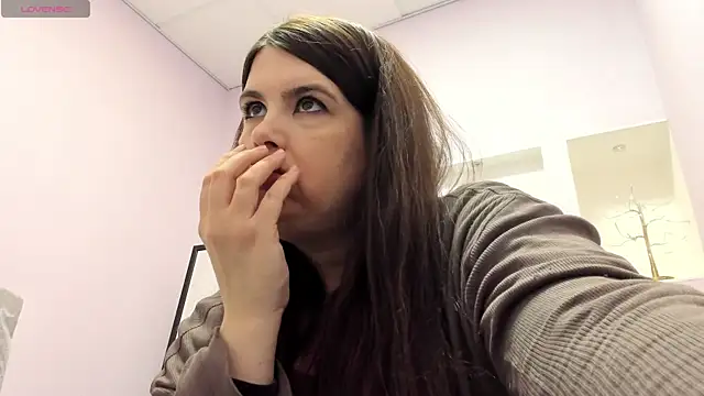 BattyMoll online show from April 7, 3:36 pm