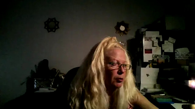 XTRAHORNYONE online show from October 6, 1:11 am