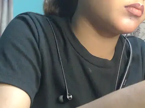 NancyRuvi online show from November 16, 4:29 pm