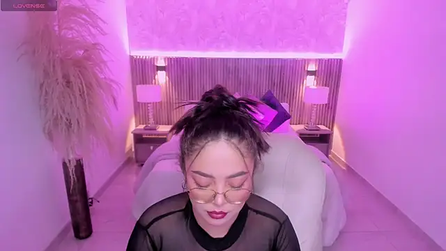 emmy walker online show from September 24, 11:20 am