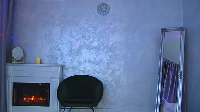 Emilly Will online show from October 25, 4:14 pm