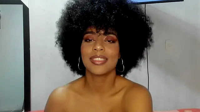 thaimy  online show from October 6, 11:42 pm