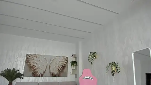 TiffanyHouston  online show from January 13, 7:25 am