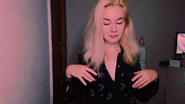 xxxcharismaaa online show from October 6, 5:24 am