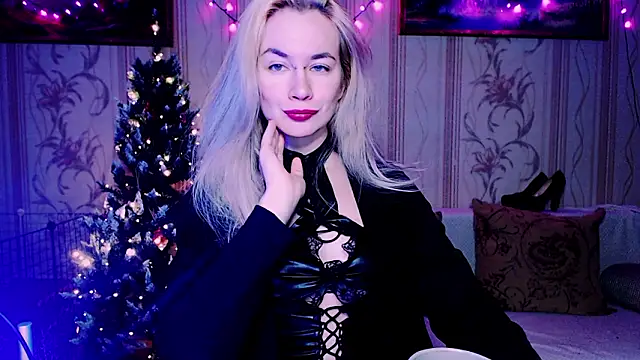 xxxcharismaaa online show from January 18, 4:31 am