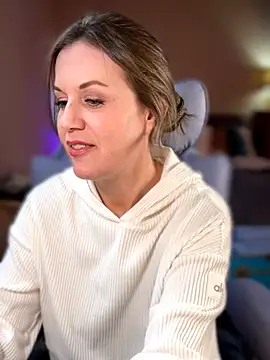 MaiseKnox online show from March 7, 7:54 pm