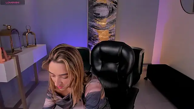 MelissaMoore  online show from December 15, 2:50 am