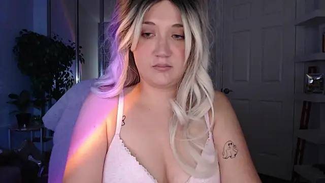 GoddessEmmy online show from March 21, 4:50 am