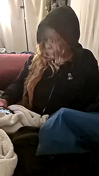 JadaSkyy online show from April 7, 7:05 pm