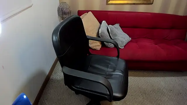 NicolettColin online show from April 17, 9:50 pm