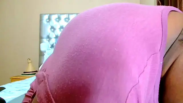 Snapshot of missboobsxx chatting on September 24, 6:12 am missboobsxx online show from September 24, 6:12 am