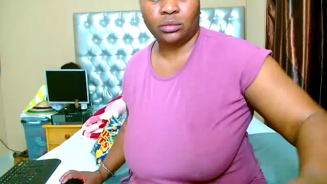 Snapshot of missboobsxx chatting on September 12, 4:25 pm missboobsxx online show from September 12, 4:25 pm