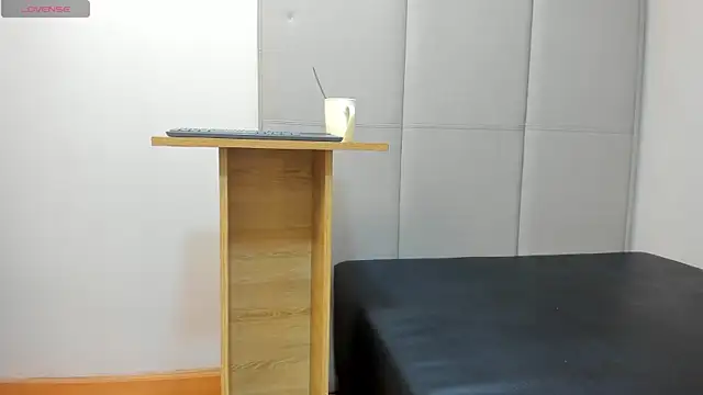 AlishaPalmer online show from February 10, 12:30 pm