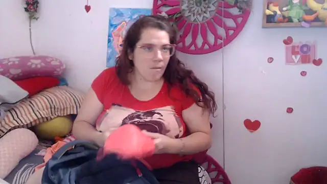 Snapshot of karlythoth@xh chatting on September 12, 7:43 pm karlythothxh online show from September 12, 7:43 pm