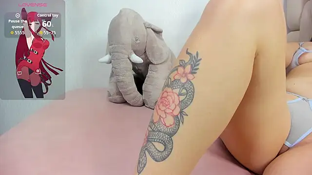 BIANCAROY1 online show from February 9, 6:54 pm