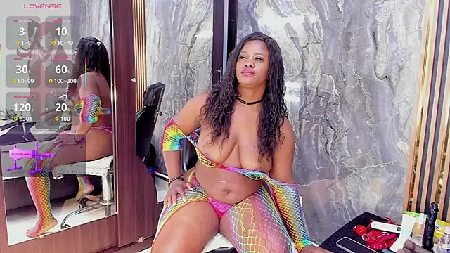 LauraSaenz01 online show from October 4, 4:18 am