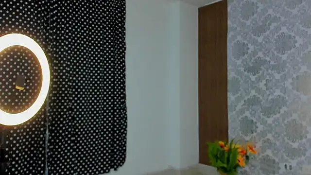 kelly thomson online show from November 28, 10:57 pm