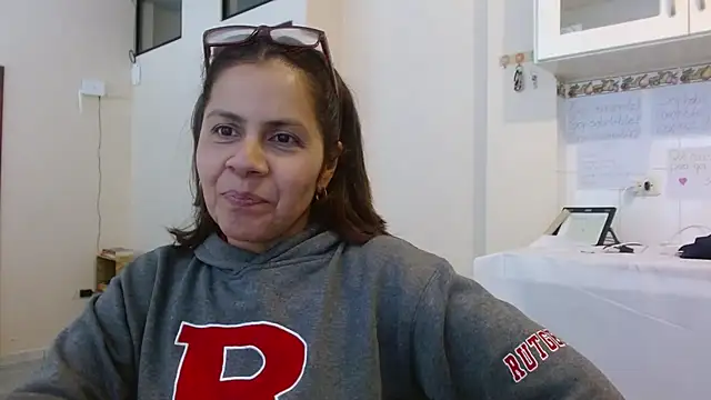 Sara Brandon online show from September 25, 9:45 pm