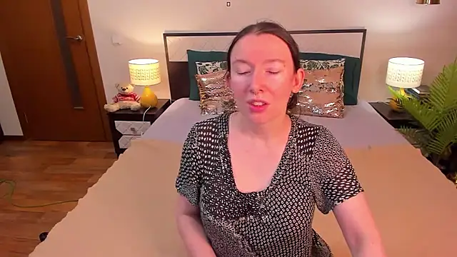 CatherineWalls online show from May 24, 5:17 am