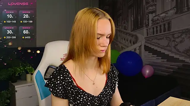Snapshot of Ramona___ chatting on September 17, 6:11 am Ramona online show from September 17, 6:11 am