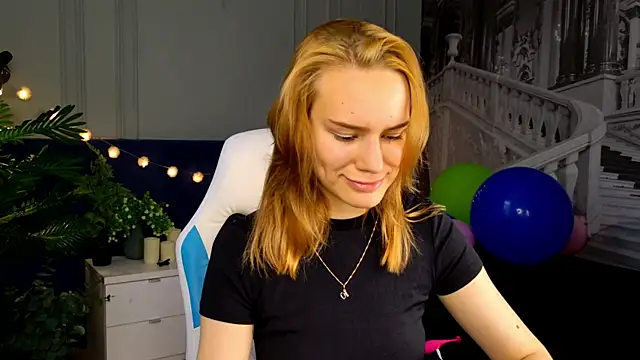 Snapshot of Ramona___ chatting on September 14, 6:22 am Ramona online show from September 14, 6:22 am