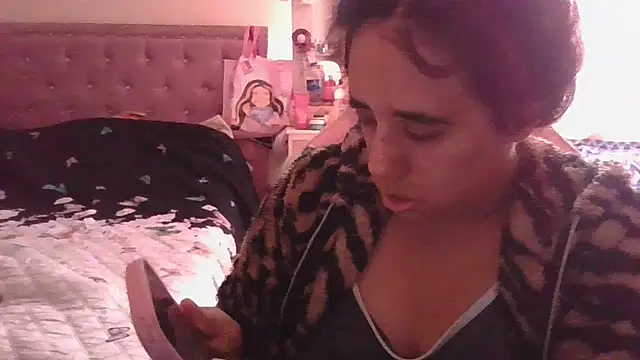 annarose19 online show from February 18, 7:35 pm