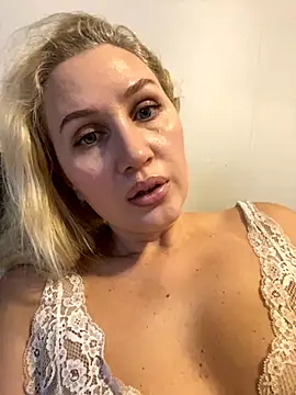 YourBlondee online show from December 2, 2:57 am