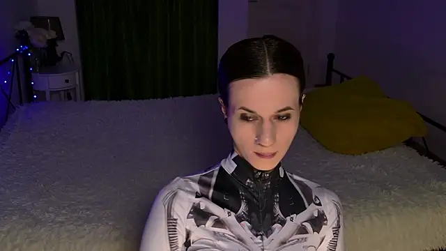 ItsAlisia online show from December 4, 2:19 pm