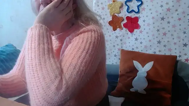 QueenLana online show from December 2, 10:28 am