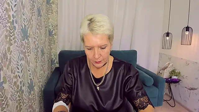 Snapshot of KathySunn chatting on October 24, 10:11 am KathySunn online show from October 24, 10:11 am