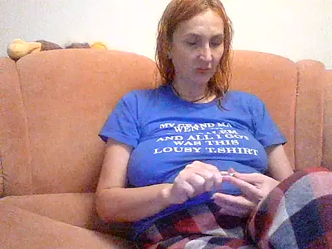 Snapshot of MssAngela chatting on October 5, 5:18 pm MssAngela online show from October 5, 5:18 pm