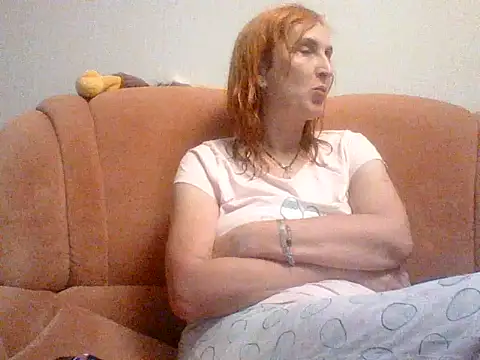 Snapshot of MssAngela chatting on October 9, 7:18 pm MssAngela online show from October 9, 7:18 pm