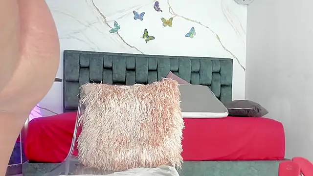 IsiisLovei online show from April 2, 2:58 pm