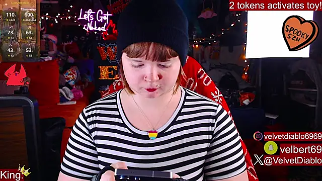 Snapshot of VelvetDiablo chatting on September 29, 11:54 pm VelvetDiablo online show from September 29, 11:54 pm