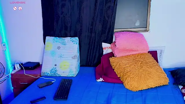 Snapshot of nia_sd chatting on October 11, 1:43 am nia sd online show from October 11, 1:43 am