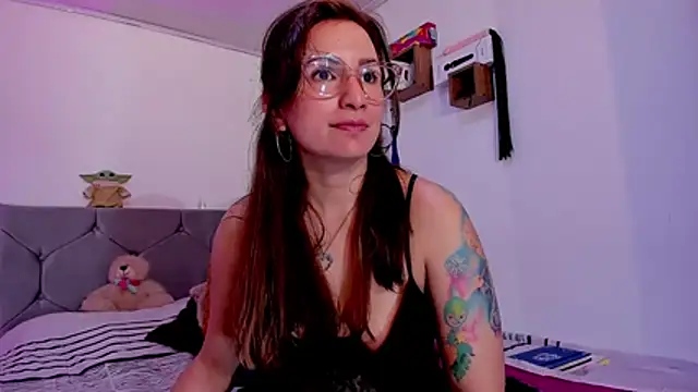 vanessabrown  online show from February 19, 5:01 pm