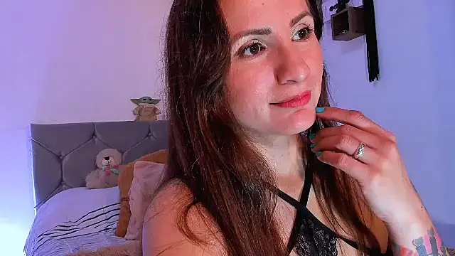 vanessabrown  online show from March 8, 11:08 pm