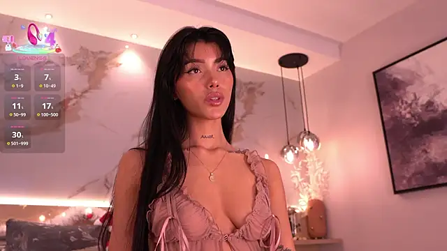 evamoretti online show from December 13, 11:43 pm