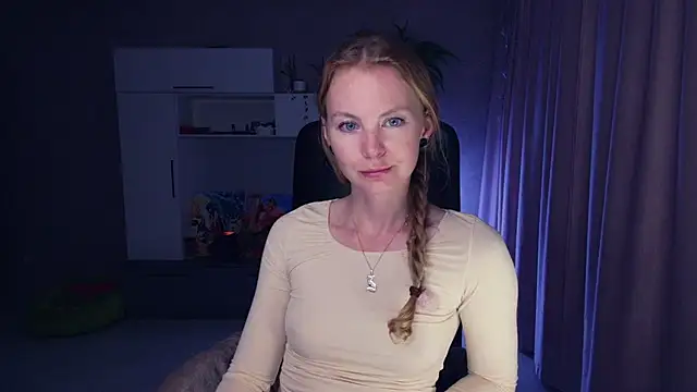 Cuddle Cat online show from November 10, 3:29 pm