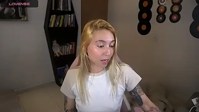 Saucy Jenn online show from September 21, 2:54 am