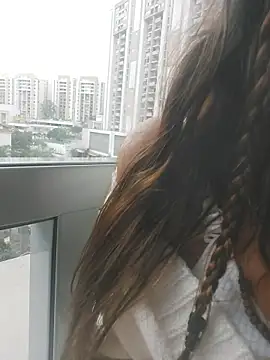 k lebannon online show from February 19, 9:57 pm