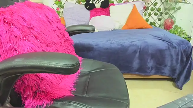 Emiily 88 online show from April 8, 11:34 am